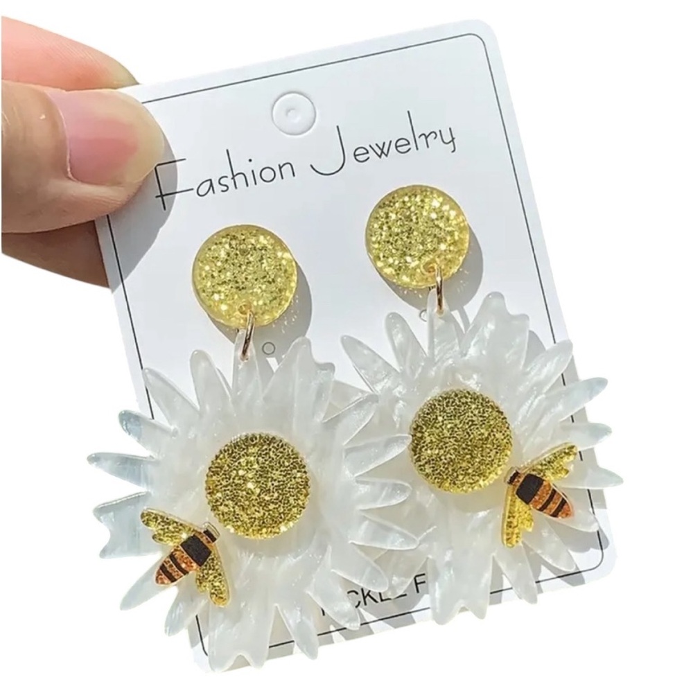 White Daisy Bee Earrings